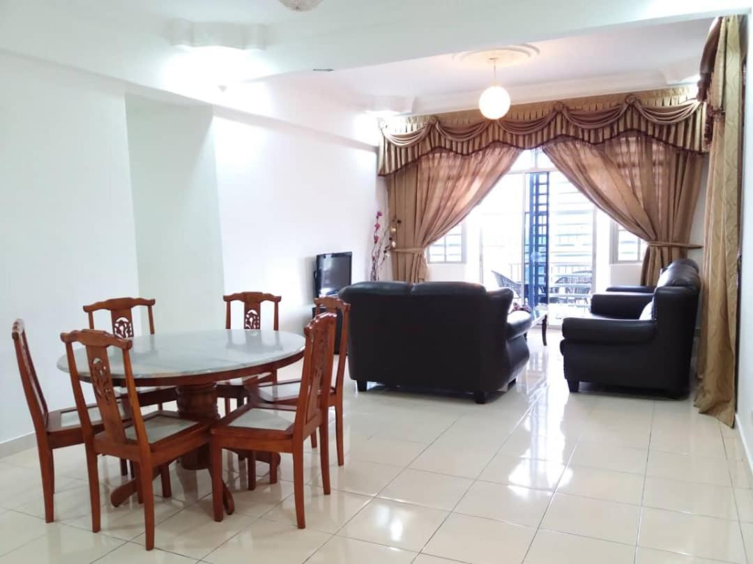 Apartment Emerald New Homstay
